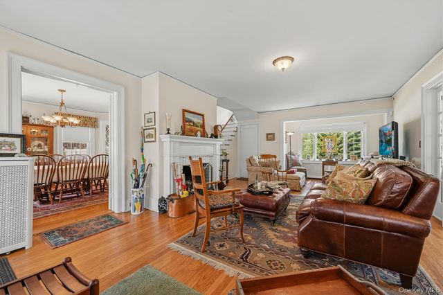 61 E Maple Avenue, Suffern, NY 10901