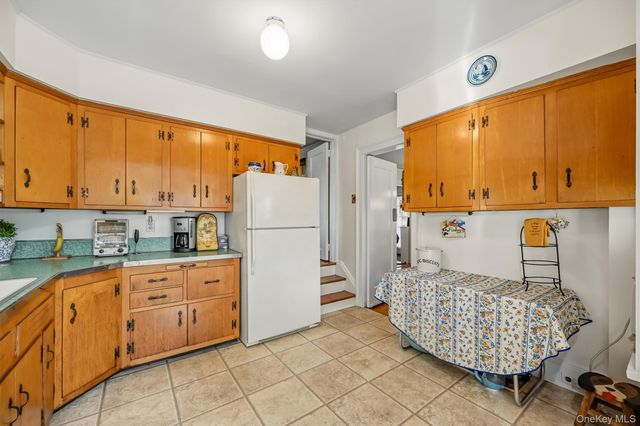 61 E Maple Avenue, Suffern, NY 10901