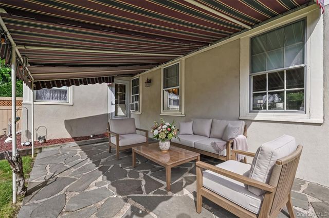 61 E Maple Avenue, Suffern, NY 10901