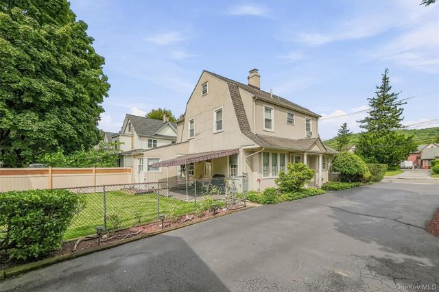 61 E Maple Avenue, Suffern, NY 10901