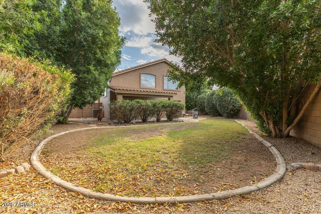 Image 2 of property listing at 20225 N 71ST Lane, Glendale, AZ 85308