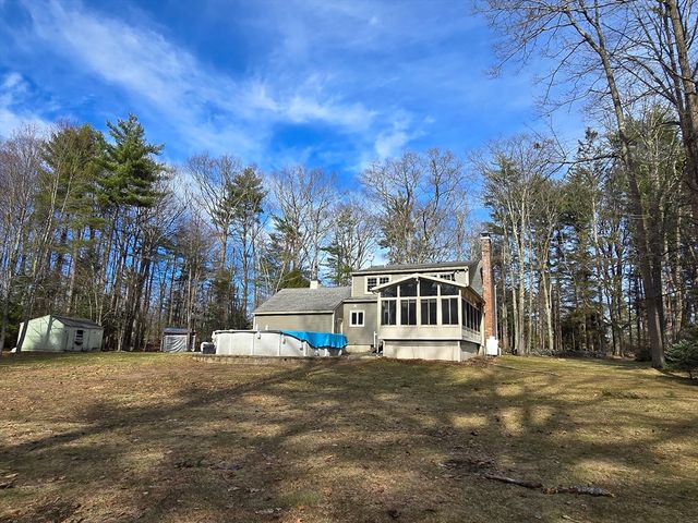22 Old Hardwick Rd, Petersham, MA 01366