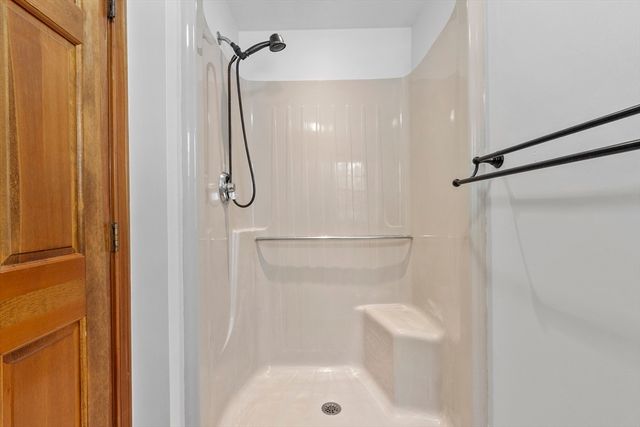 22 Old Hardwick Rd, Petersham, MA 01366