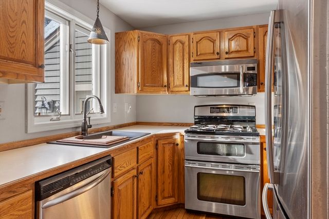 22 Old Hardwick Rd, Petersham, MA 01366