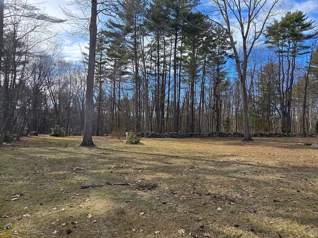 22 Old Hardwick Rd, Petersham, MA 01366