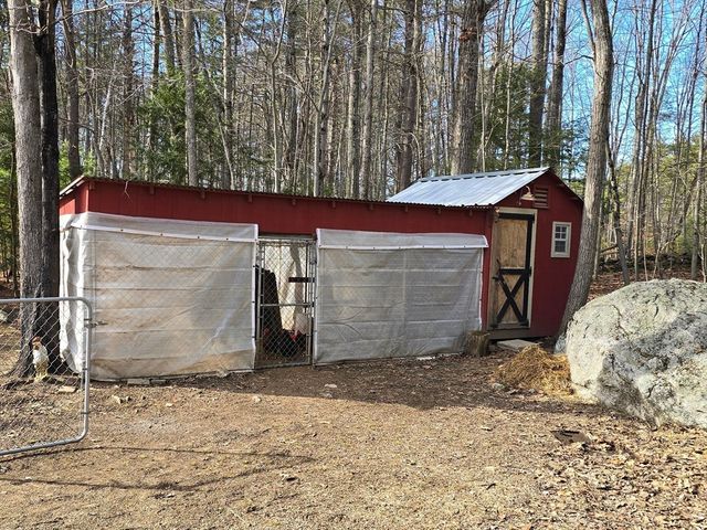 22 Old Hardwick Rd, Petersham, MA 01366