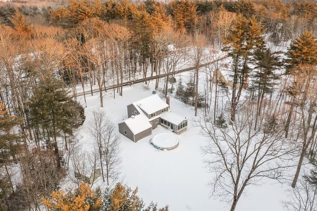 22 Old Hardwick Rd, Petersham, MA 01366