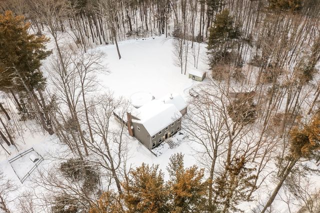 22 Old Hardwick Rd, Petersham, MA 01366