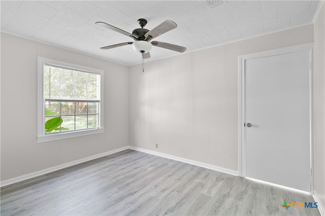 606 W Gayle Street, Edna, TX 77957