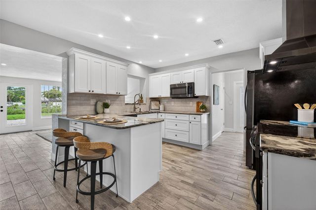 4800 VENETIAN BOULEVARD NE, St Petersburg, FL 33703