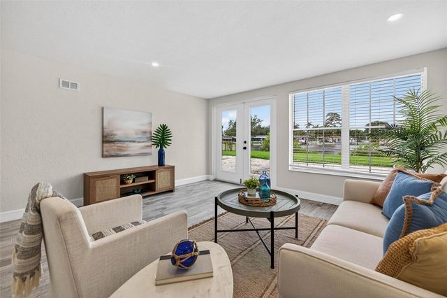 4800 VENETIAN BOULEVARD NE, St Petersburg, FL 33703