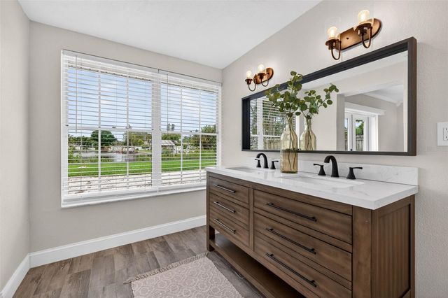 4800 VENETIAN BOULEVARD NE, St Petersburg, FL 33703
