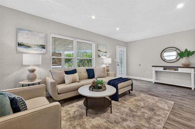 4800 VENETIAN BOULEVARD NE, St Petersburg, FL 33703