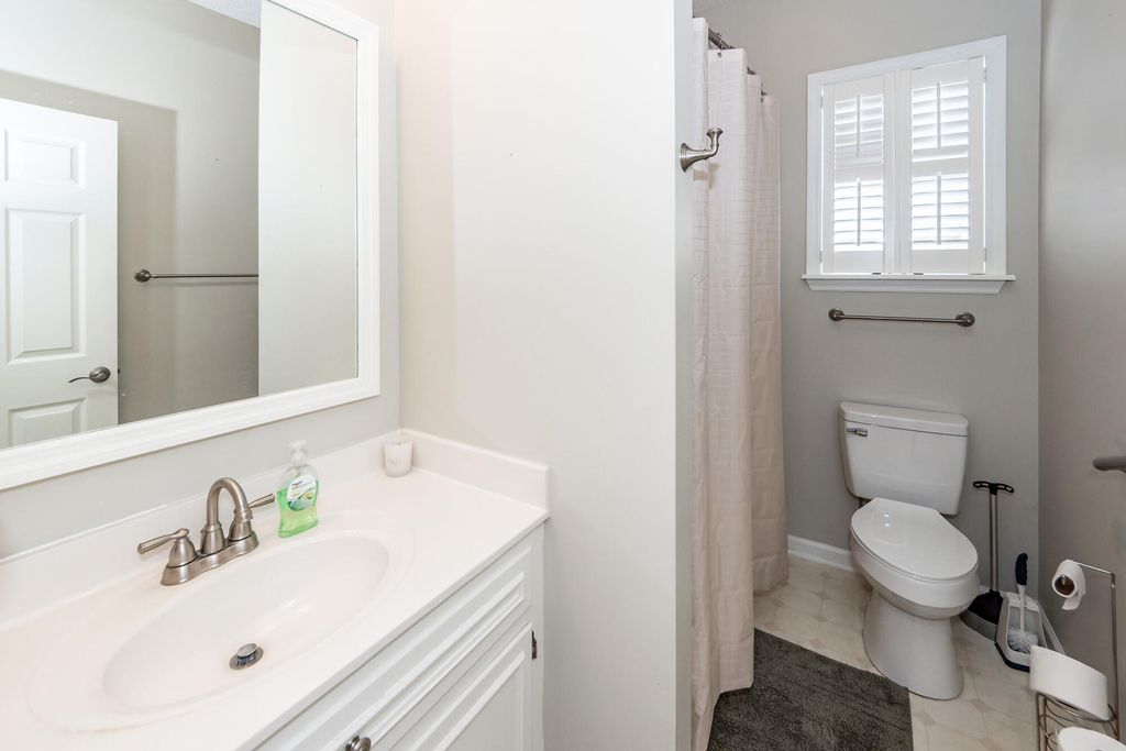 Image 35 of property listing at 120 Innisbrook Bend, Summerville, SC 29483