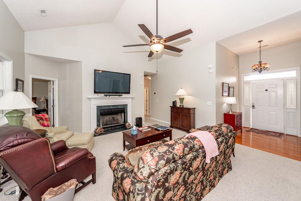 Image 8 of property listing at 120 Innisbrook Bend, Summerville, SC 29483