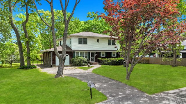 5 Peekskill Avenue, Patchogue, NY 11772