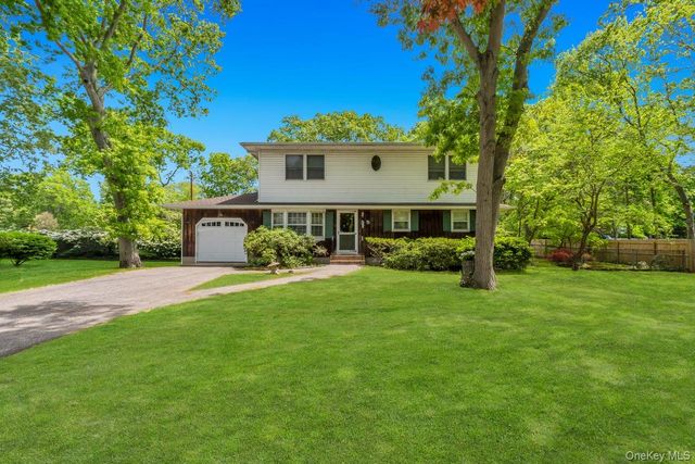 5 Peekskill Avenue, Patchogue, NY 11772