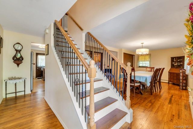 5 Peekskill Avenue, Patchogue, NY 11772