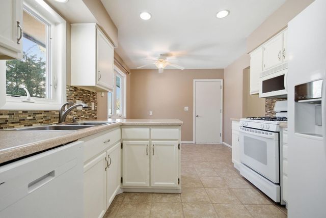 16660 Garland Way W, Rosemount, MN 55068