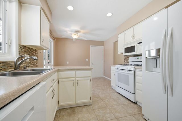 16660 Garland Way W, Rosemount, MN 55068