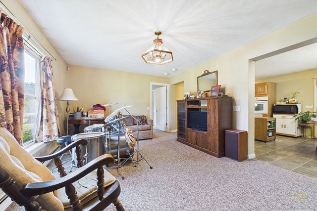 139 Chace Rd, Freetown, MA 02717