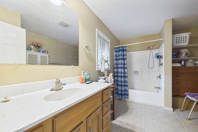 139 Chace Rd, Freetown, MA 02717