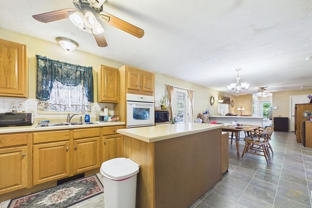 139 Chace Rd, Freetown, MA 02717