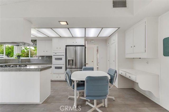 5900 Kentland Avenue, Woodland Hills (los Angeles), CA 91367