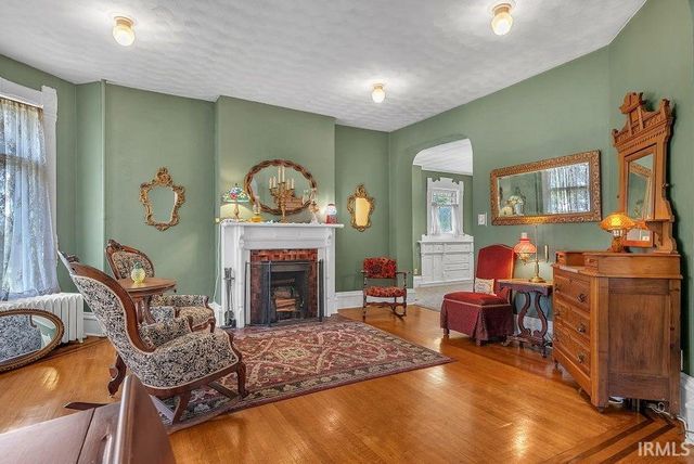 623 W Milroy Avenue, Rensselaer, IN 47978