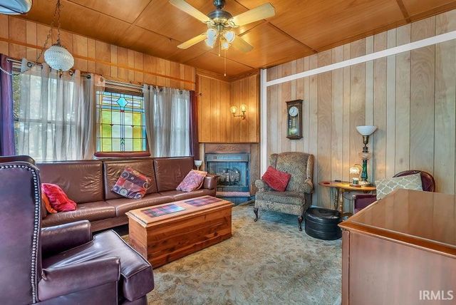 623 W Milroy Avenue, Rensselaer, IN 47978