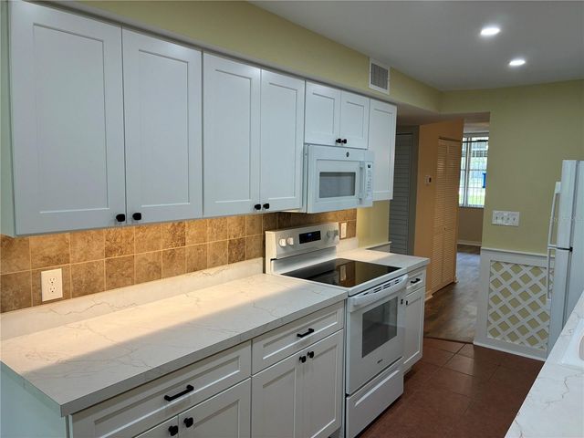 4705 1ST STREET NE 135, St Petersburg, FL 33703