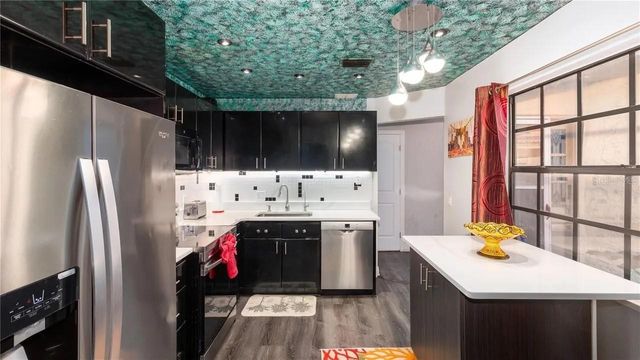 10438 SAINT TROPEZ PLACE, Tampa, FL 33615