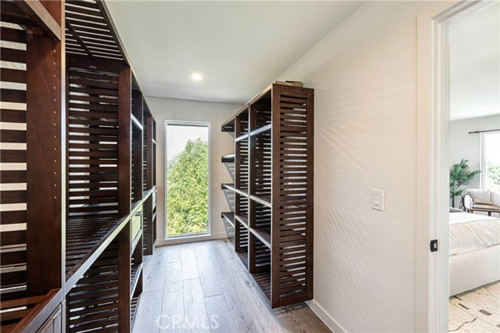 23202 Aetna Street, Woodland Hills (los Angeles), CA 91367