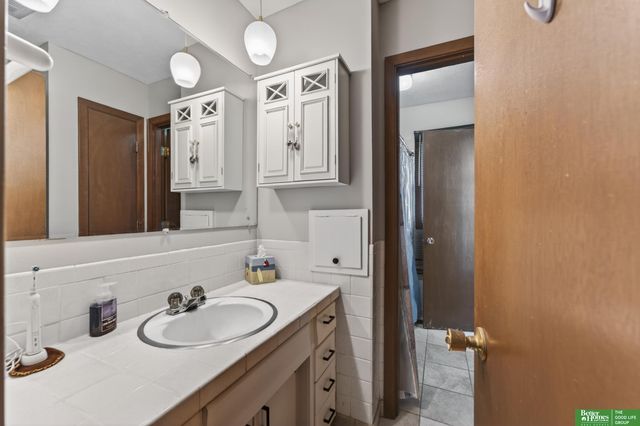 3921 Terrace Drive, Omaha, NE 68134