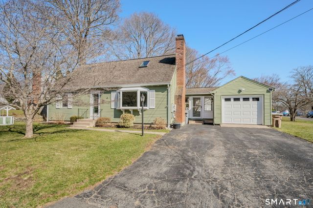 15 Sunnieside Drive, East Lyme, CT 06357