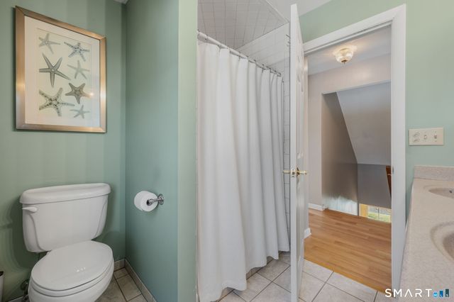 15 Sunnieside Drive, East Lyme, CT 06357