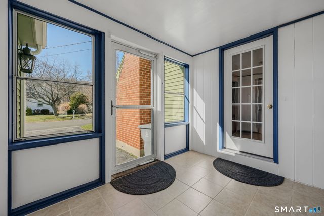 15 Sunnieside Drive, East Lyme, CT 06357