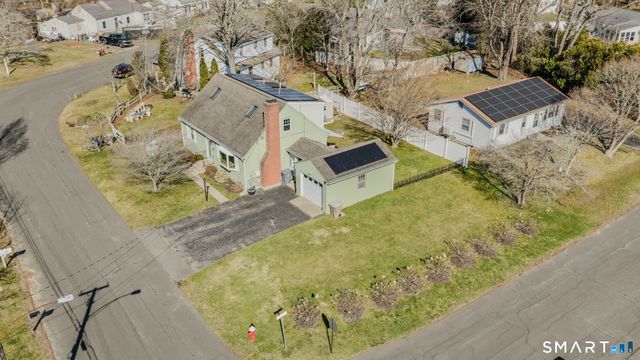 15 Sunnieside Drive, East Lyme, CT 06357