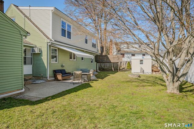 15 Sunnieside Drive, East Lyme, CT 06357