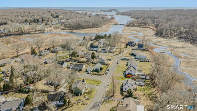 15 Sunnieside Drive, East Lyme, CT 06357