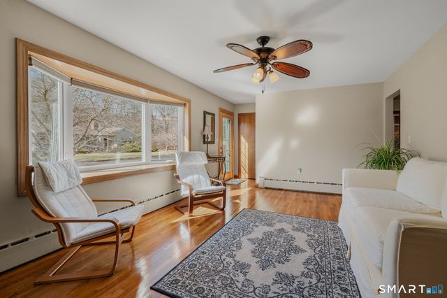 15 Sunnieside Drive, East Lyme, CT 06357