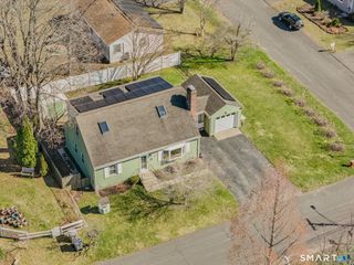 15 Sunnieside Drive, East Lyme, CT 06357