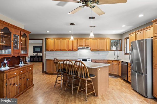 311 EAYRESTOWN RD, Southampton, NJ 08088