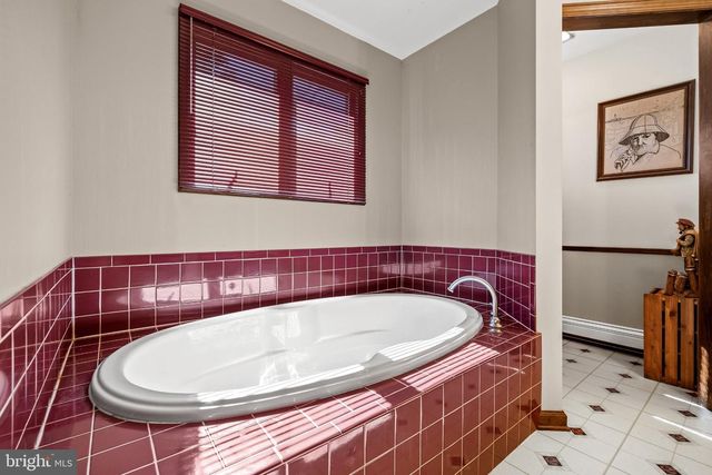 311 EAYRESTOWN RD, Southampton, NJ 08088