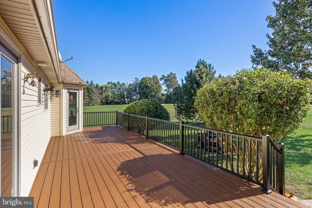 311 EAYRESTOWN RD, Southampton, NJ 08088