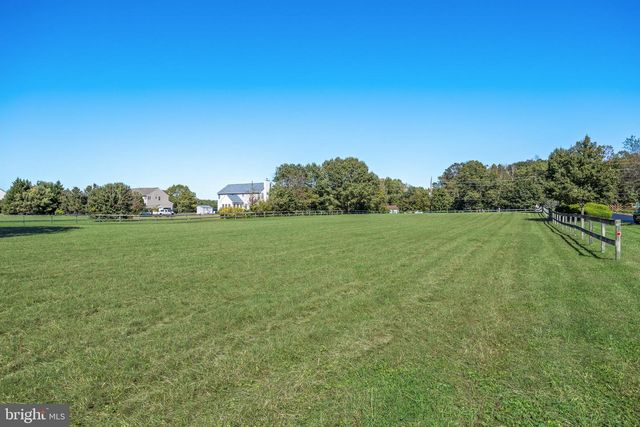 311 EAYRESTOWN RD, Southampton, NJ 08088
