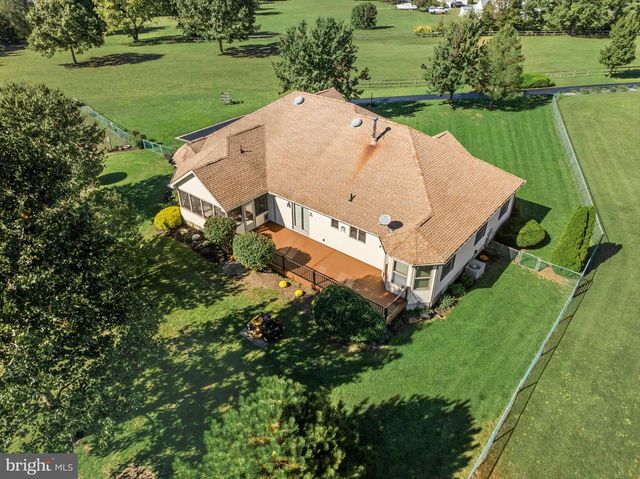 311 EAYRESTOWN RD, Southampton, NJ 08088