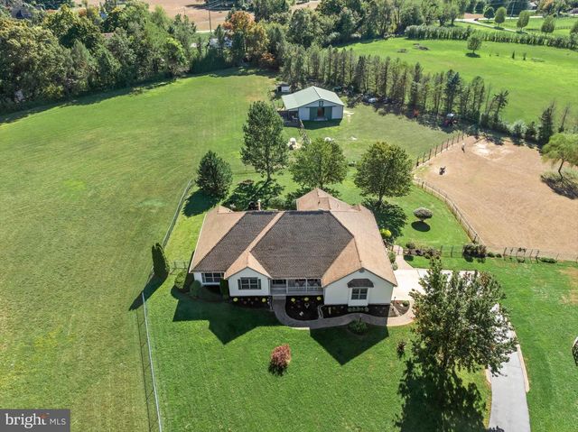 311 EAYRESTOWN RD, Southampton, NJ 08088