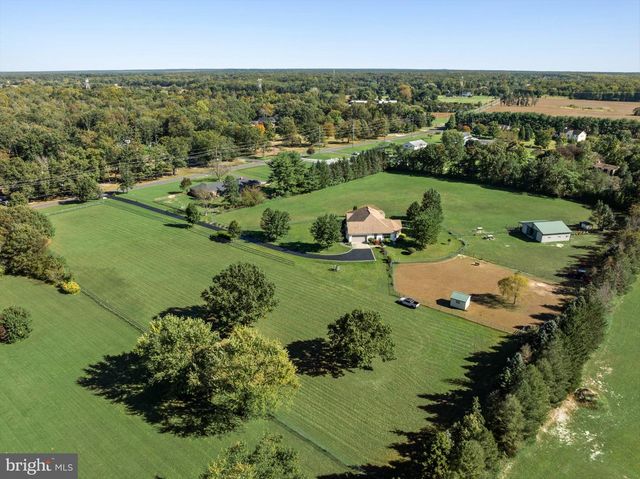 311 EAYRESTOWN RD, Southampton, NJ 08088