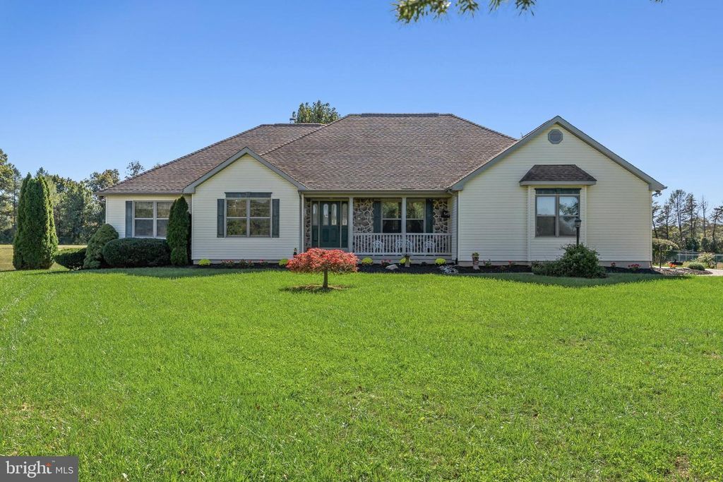 311 EAYRESTOWN RD, SOUTHAMPTON, NJ 08088 — exterior
